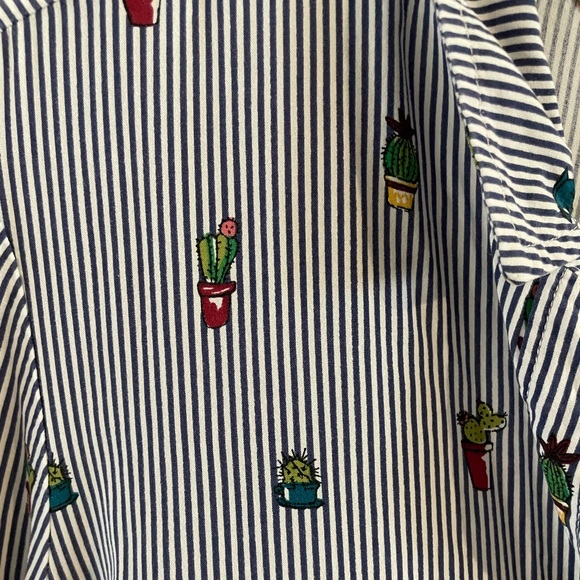 Cute button down 😍 - Picture 5 of 5